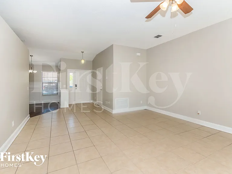 8021 Weather Vane Dr — Photo 3