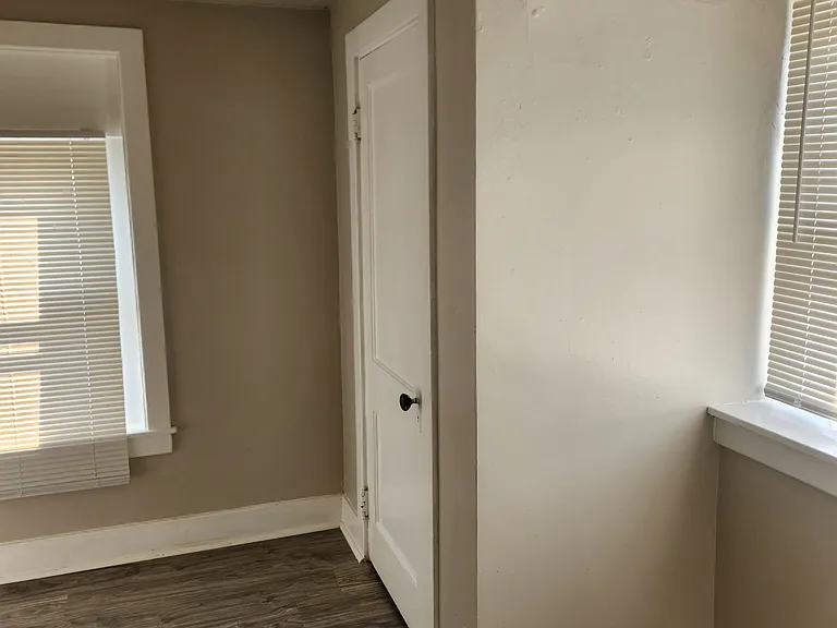 1103 Mifflin St #4 — Photo 23