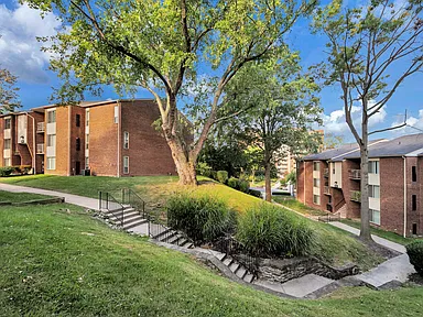 Columbia Pointe Apartment Homes