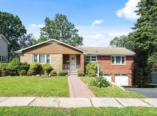 98 Durst Pl, Yonkers, NY 10704