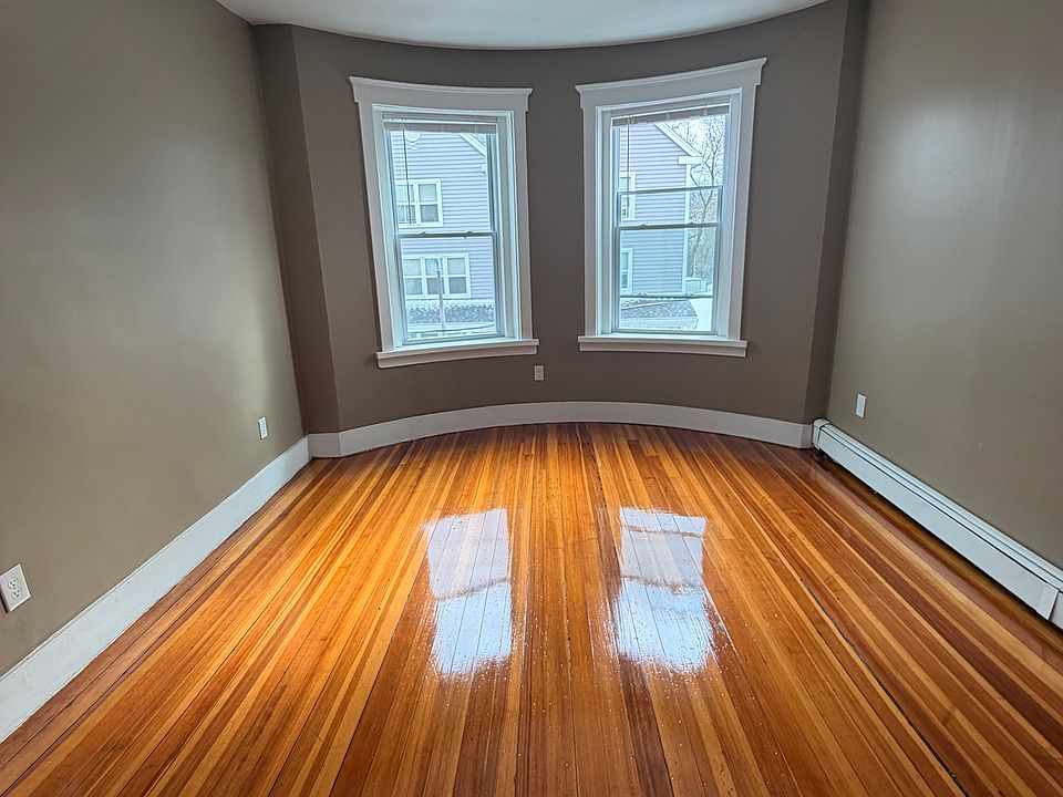 1st image of 42 Julian St Floor 2