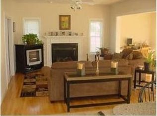 2 Scenic Ln, Hudson, NH 03051