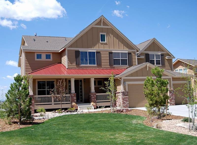 Spacious home-Backs to Open Space