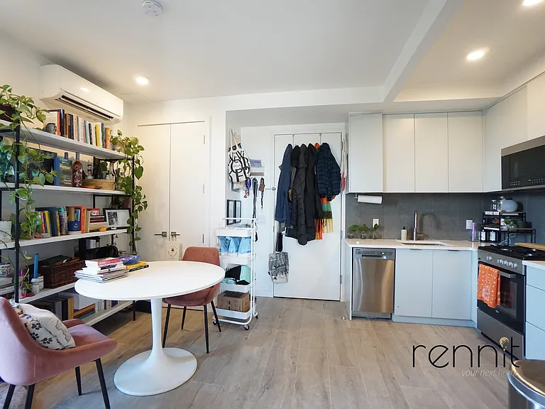 33 Little Nassau St #811 — Photo 6