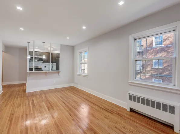 12 Beaumont Pl #1R, Newark, NJ 07104