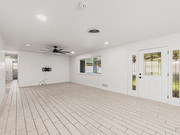 5th image of 1240 W Copper Ave