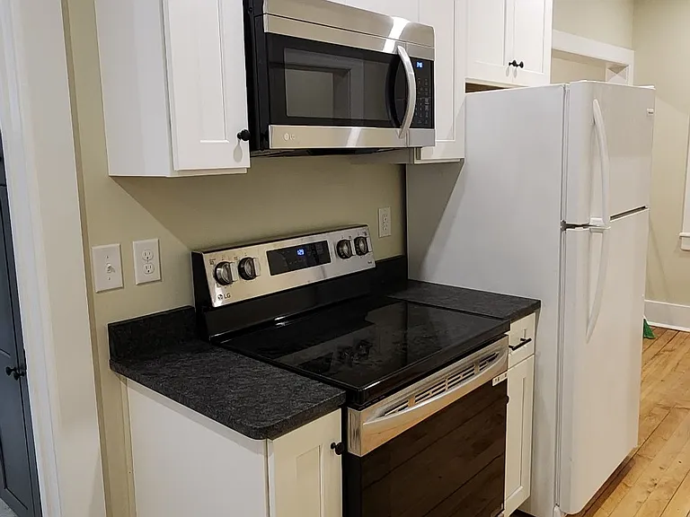 544 Main St #6 — Photo 2