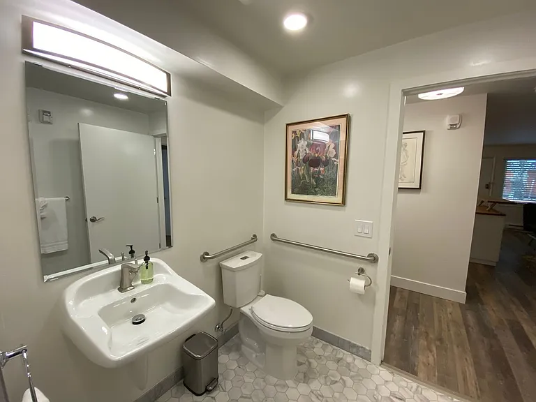 1818 Harvard Ave — Photo 20
