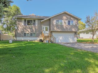 1902 E Golf Course Rd NE, Alexandria, MN 56308