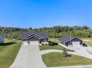4098 Neuman Rd, Saint Clair, MI 48079