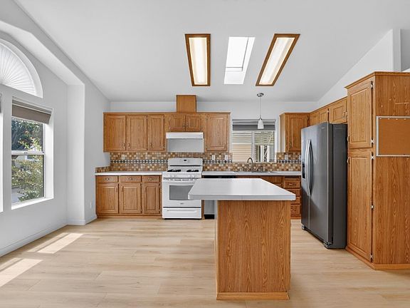 5th image of 86 Park Dr #86