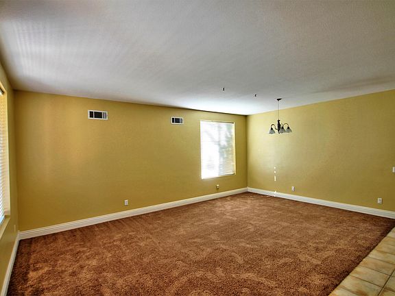 4th image of 38241 Augusta Dr