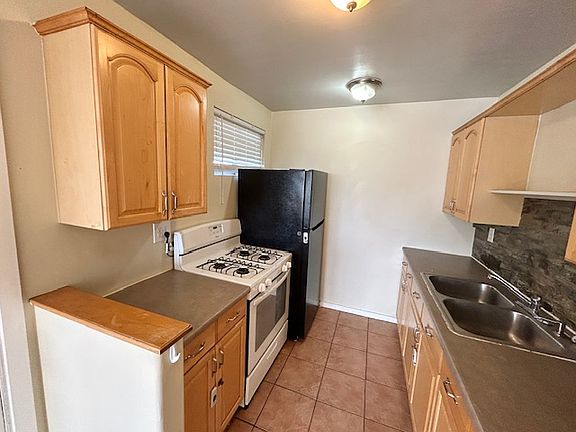 3rd image of 2717 G St APT D