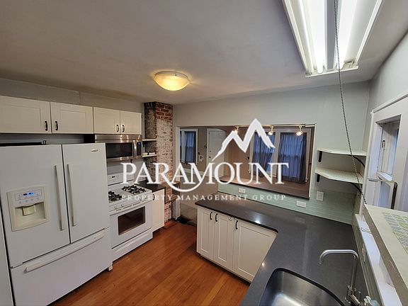 4th image of 1020 Warren Ave