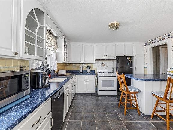 2nd image of 480-488 June St