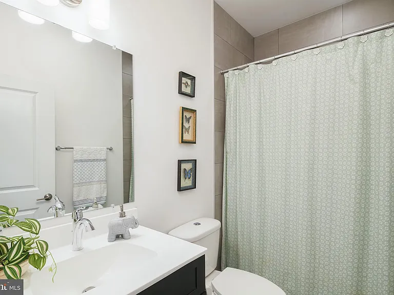 159 E Allen St #1 — Photo 31