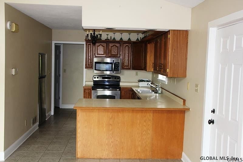 4th image of 179 SITZER Road