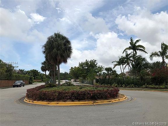 2nd image of 13920 SW 90th Ave #108