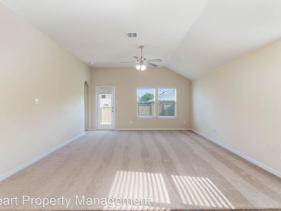 3rd image of 1404 Glen Garden Dr