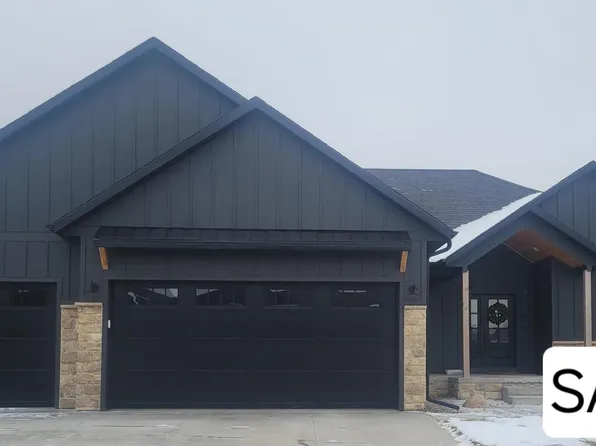8312 E Spearfish Ct, Sioux Falls, SD 57110