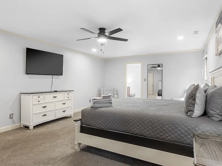 5008 Wood Valley Dr — Photo 24