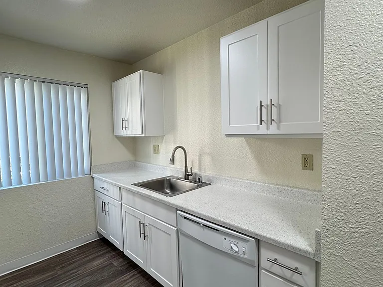 2950 Portage Bay — Photo 24