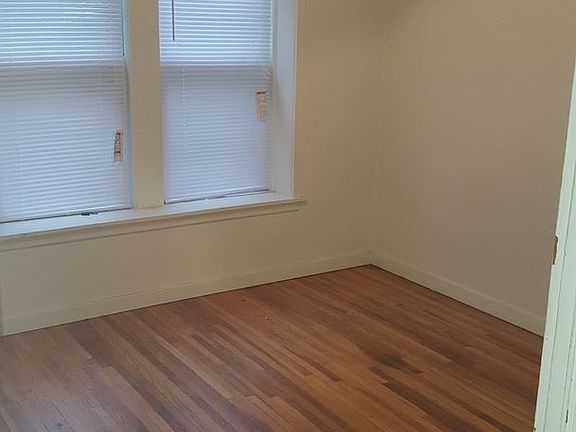 4th image of 476 Herschel St APT 2