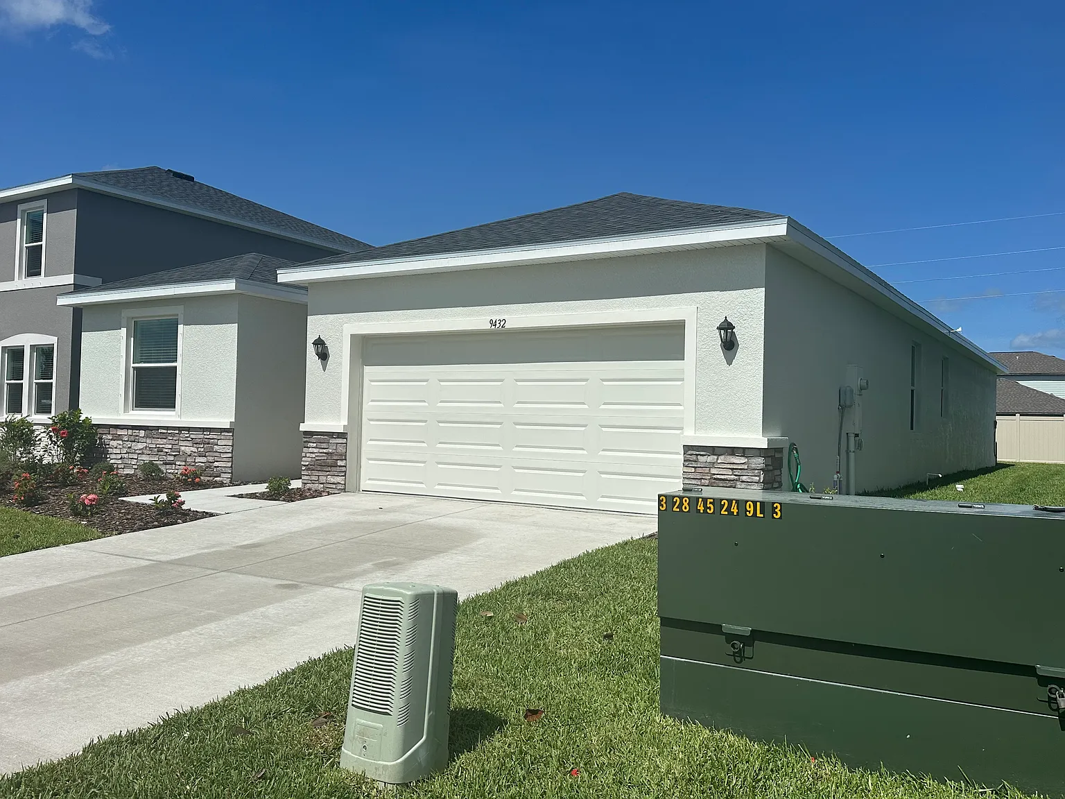 4 bed, 2.5 bath, 2045 sqft, $2,899 — Photo 4