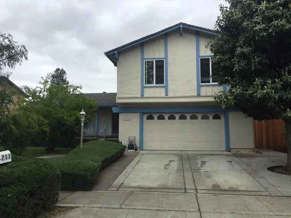 711 W 9th St, Gilroy, CA 95020
