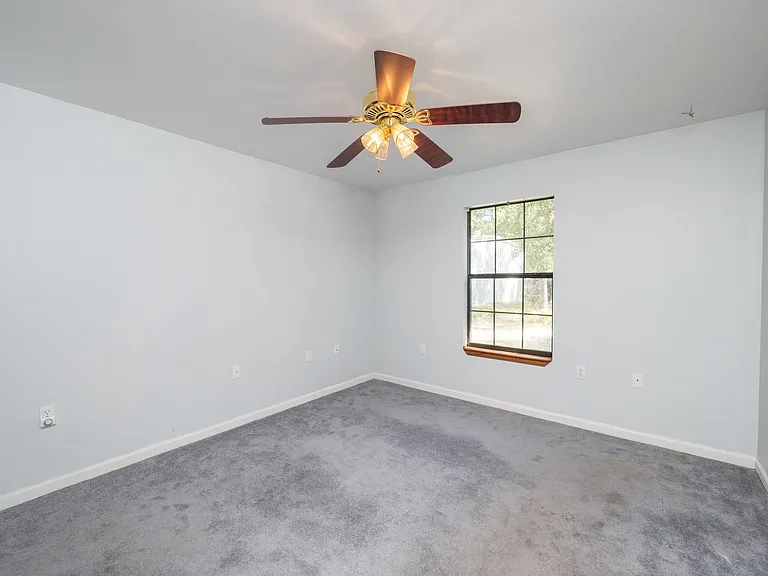83 Edgewood Dr — Photo 12