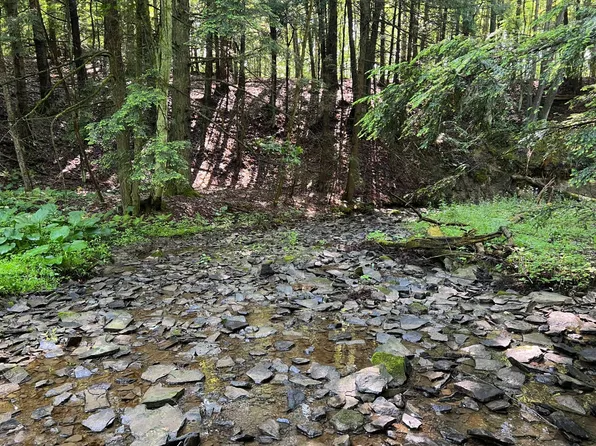 Vista Dr, Saegertown, PA 16433