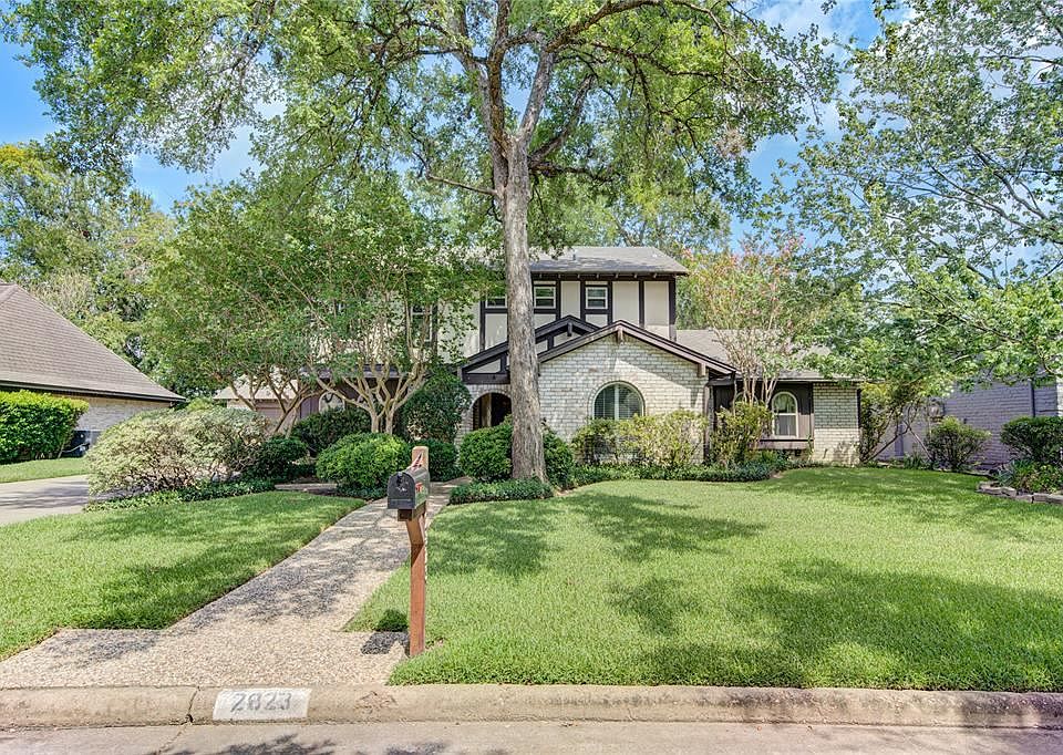 1st image of 2823 E Pebble Beach Dr