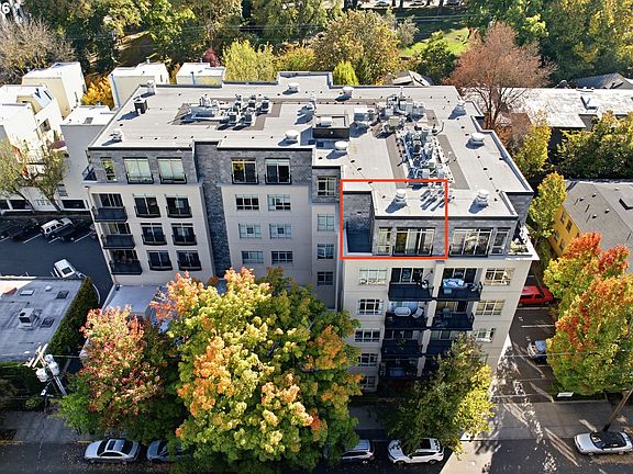 2nd image of 1930 NW Irving St #603