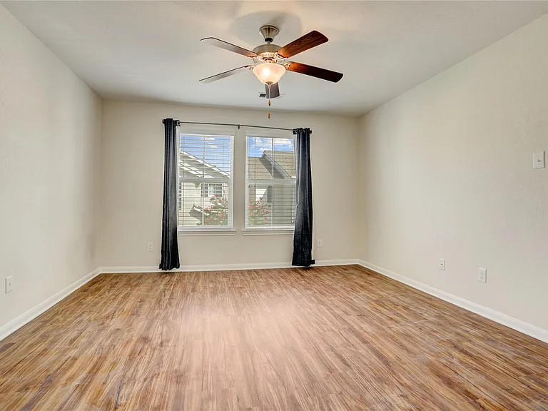 10046 Hillside Bayou Dr — Photo 19