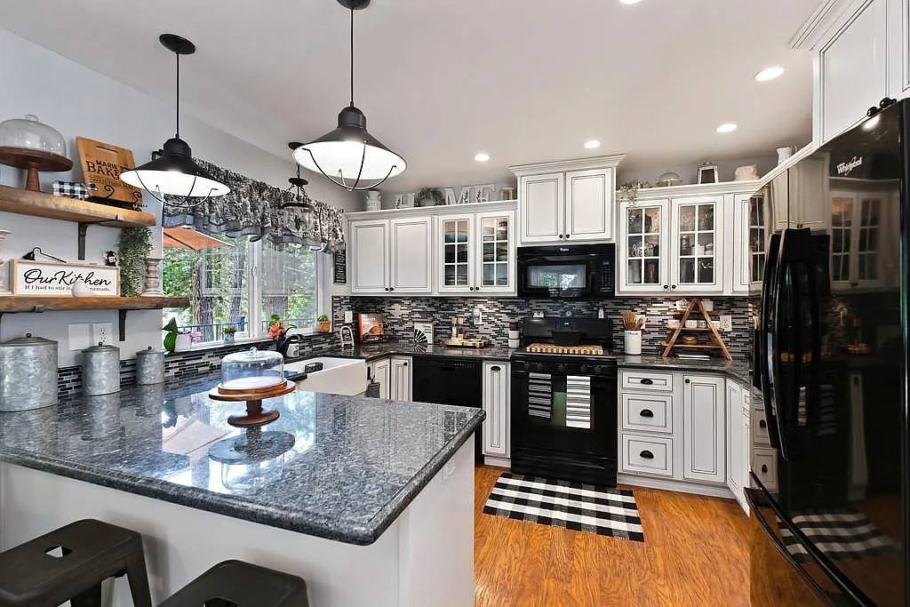 12124 Sunny Slope Dr photo 1