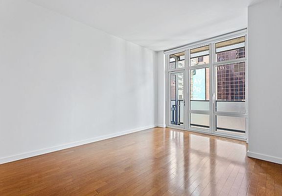 3rd image of 1600 Broadway APT 15B