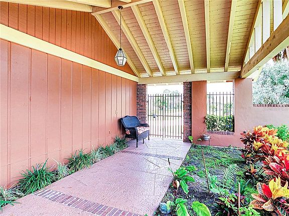 5th image of 2220 Allamanda Dr