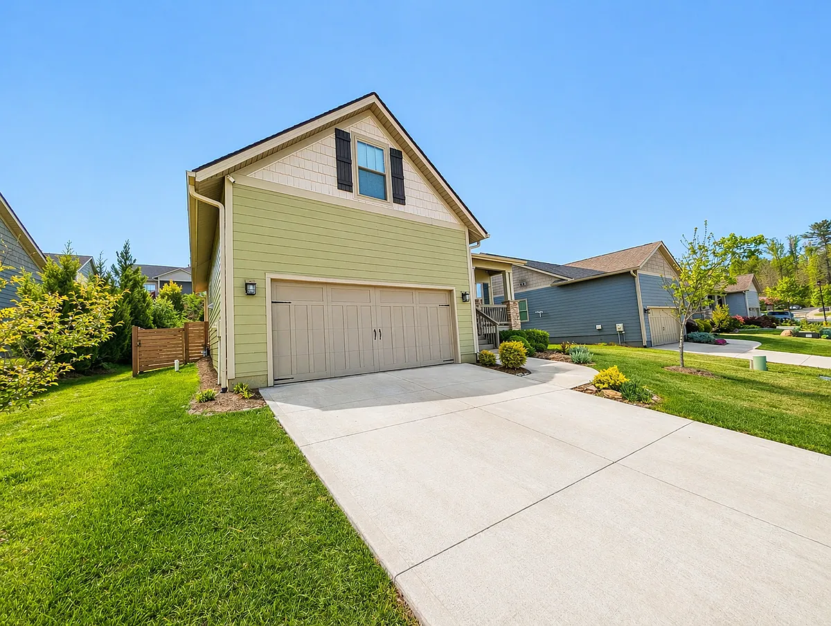 Building Photo - 20 Sandstone Dr