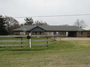 957 Franklin St, Colbert, OK 74733