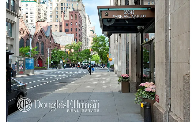 Sold by Douglas Elliman | media 21