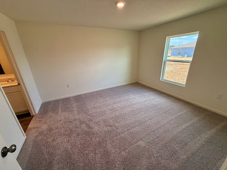 2556 NW 23rd Ave — Photo 5