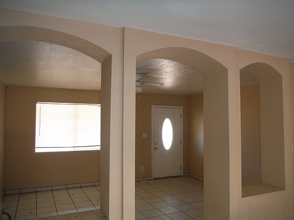 3rd image of 4305 E Lynne Ln