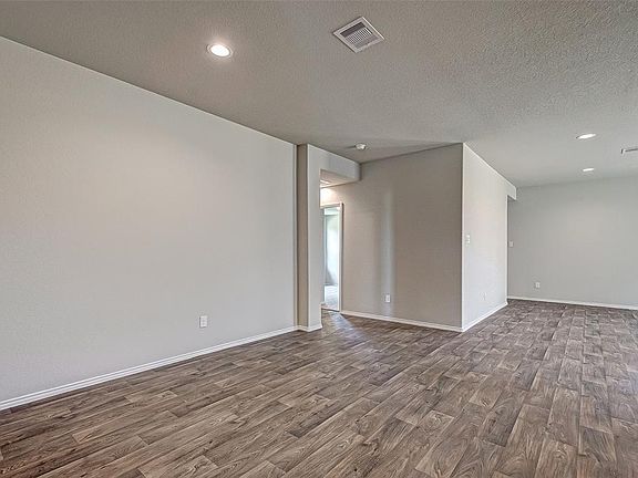 5th image of 1726 Cooper Bluff Ct