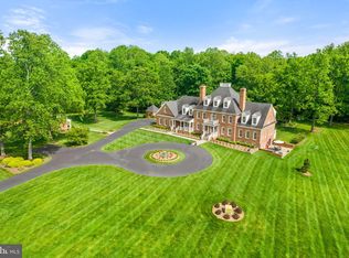 11723 Crest Hill Rd, Hume, VA 22639