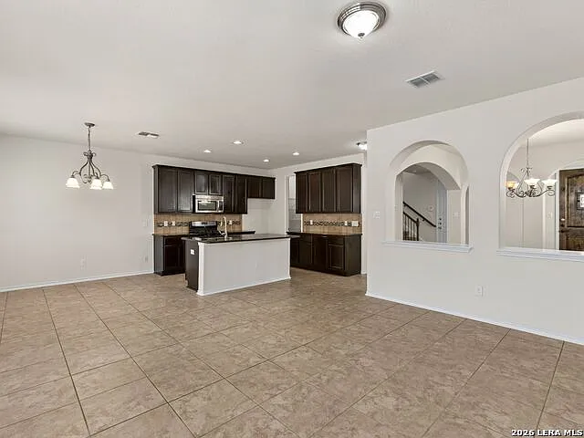 3918 Woodbridge Way — Photo 5