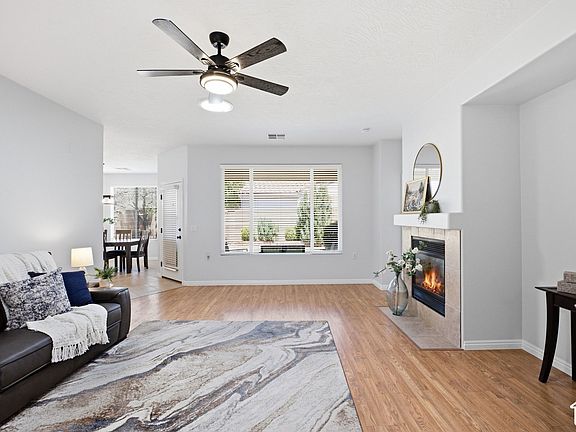 5th image of 1804 W Red River Dr