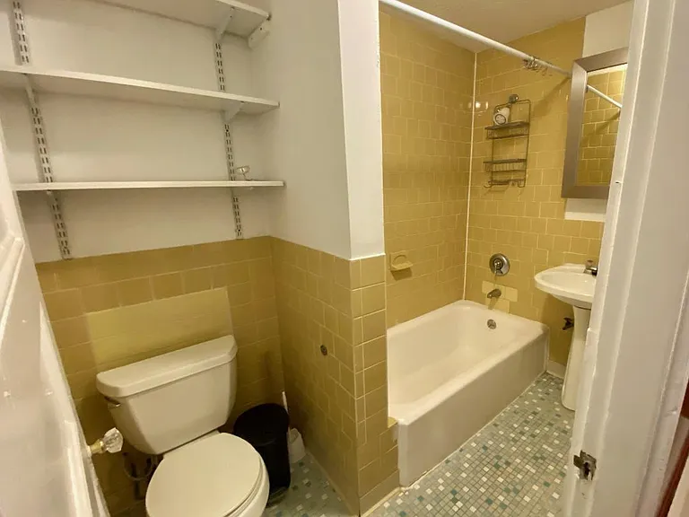 412 Centre St — Photo 6