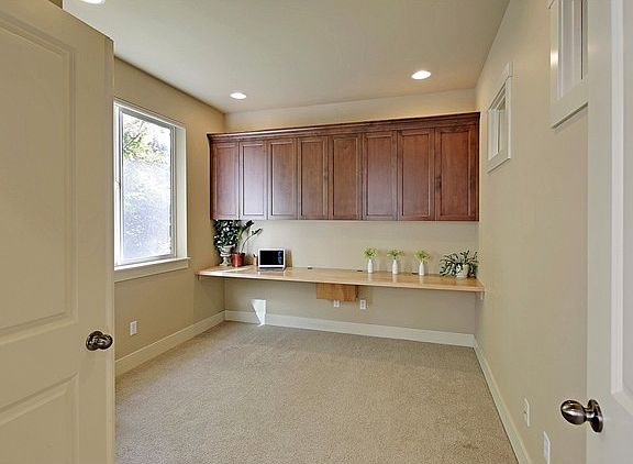 4th image of 8725 Swenson Dr SE