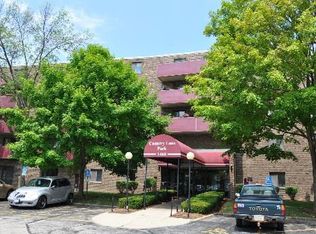 121 Ridgeway Dr, Little Rock, AR 72205