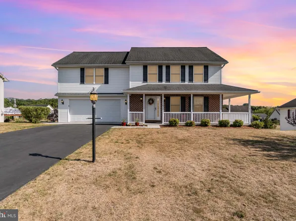 61 Meade Dr, Carlisle, PA 17013